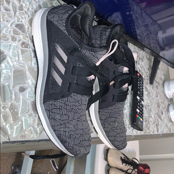 Women’s 6 1/2 adidas shoes. - Picture 2 of 3